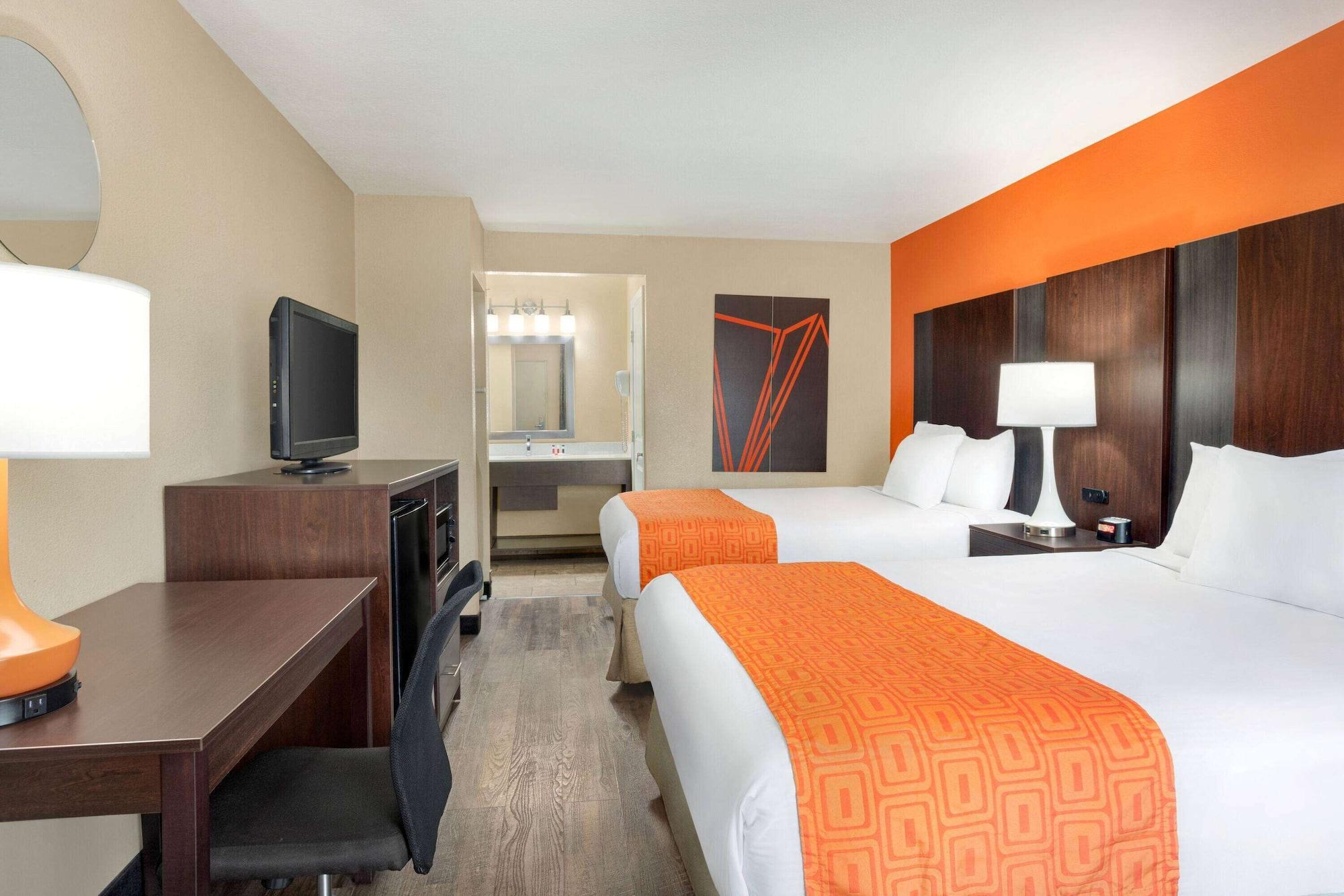 ฮาวเวิร์ด จอห์นสัน บาย วินด์แฮม พิเจนฟอร์จ Hotel ภายนอก รูปภาพ