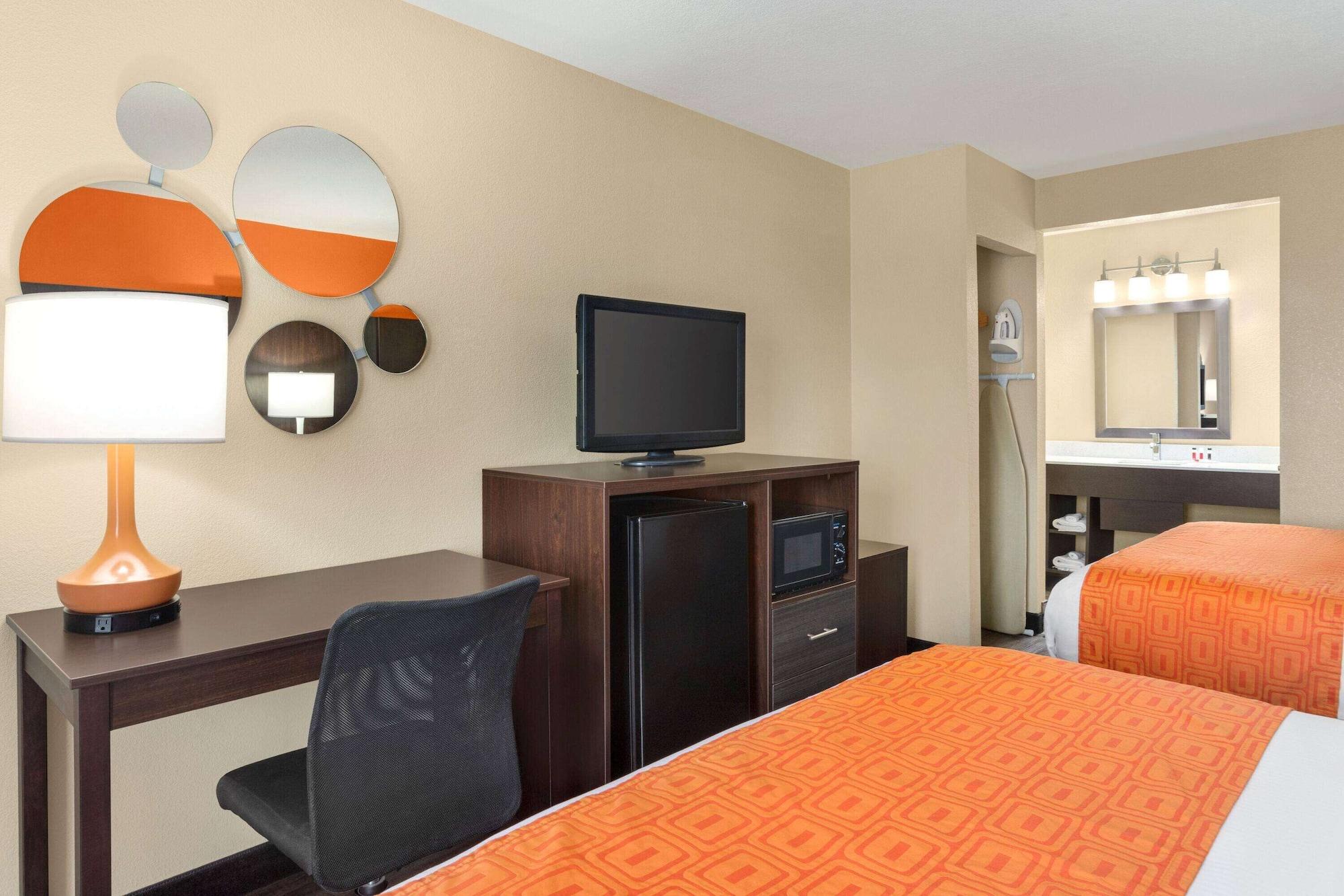 ฮาวเวิร์ด จอห์นสัน บาย วินด์แฮม พิเจนฟอร์จ Hotel ภายนอก รูปภาพ