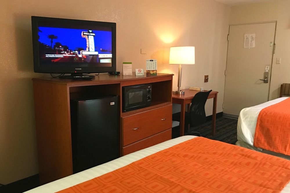 ฮาวเวิร์ด จอห์นสัน บาย วินด์แฮม พิเจนฟอร์จ Hotel ภายนอก รูปภาพ