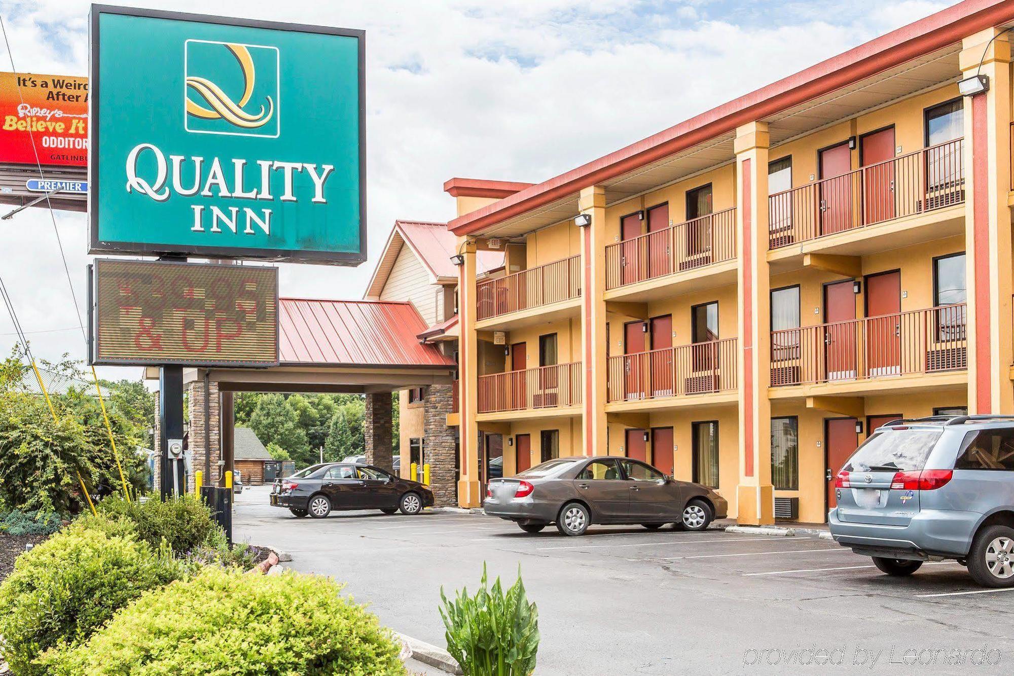 ฮาวเวิร์ด จอห์นสัน บาย วินด์แฮม พิเจนฟอร์จ Hotel ภายนอก รูปภาพ