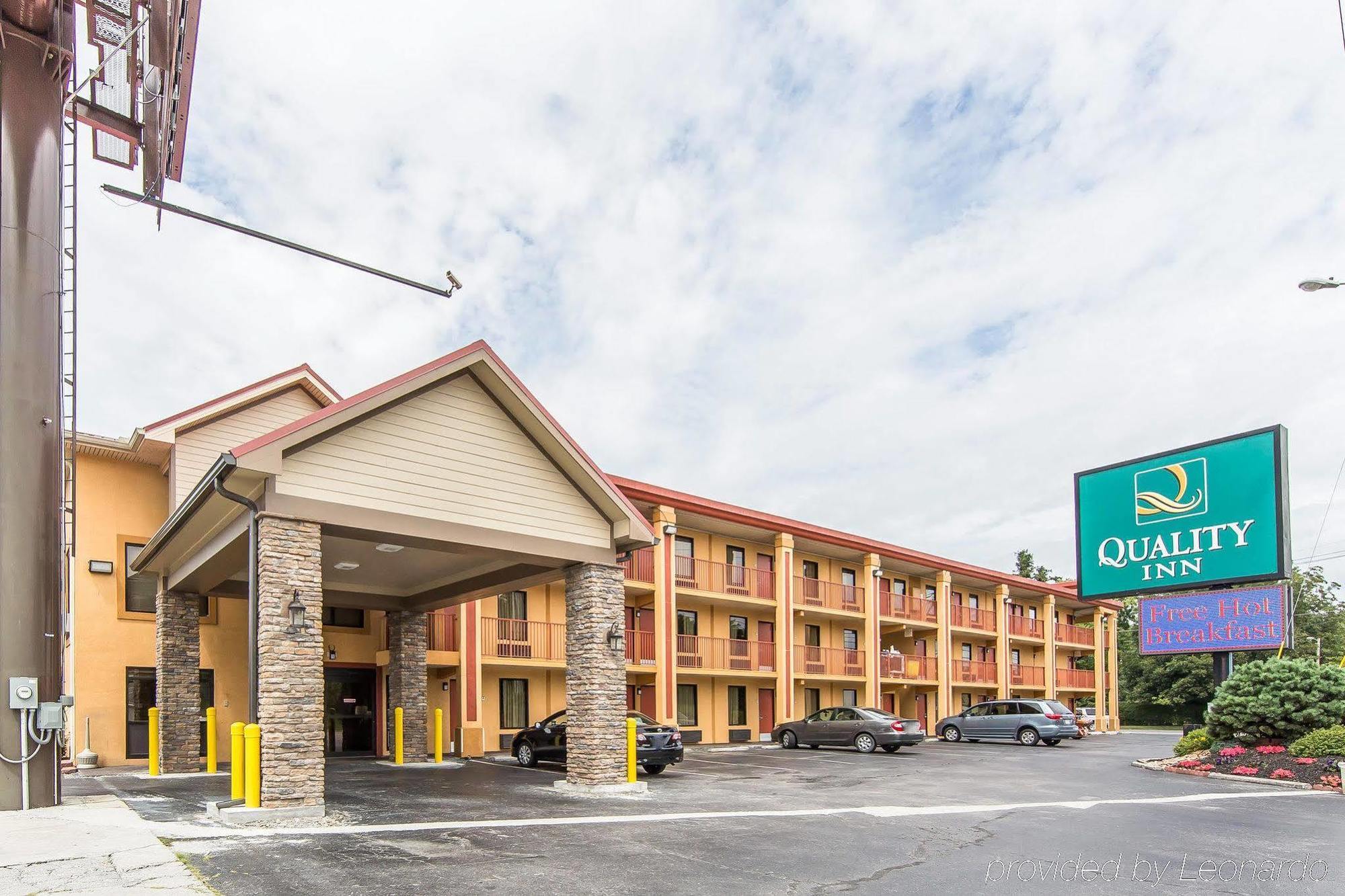 ฮาวเวิร์ด จอห์นสัน บาย วินด์แฮม พิเจนฟอร์จ Hotel ภายนอก รูปภาพ