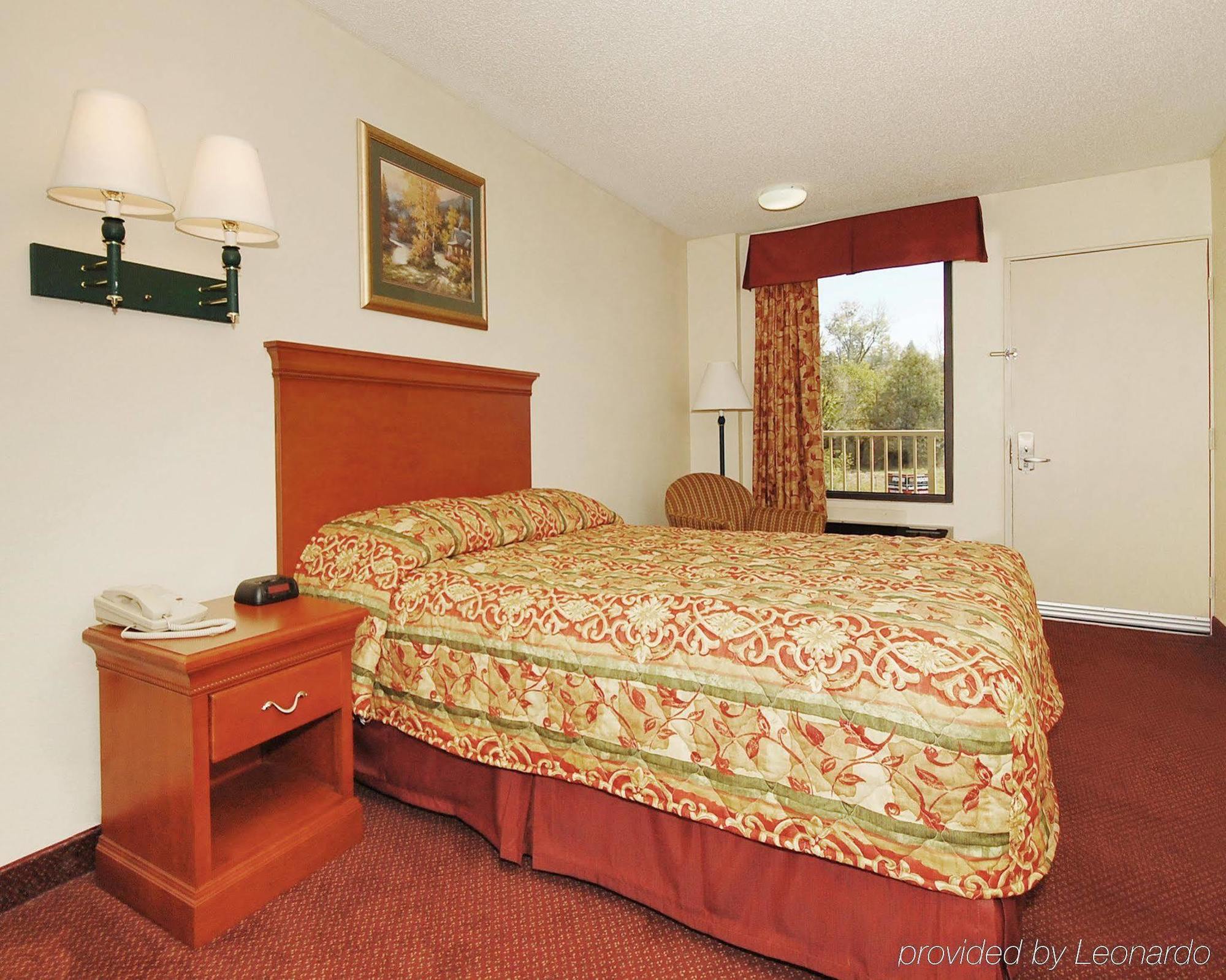 ฮาวเวิร์ด จอห์นสัน บาย วินด์แฮม พิเจนฟอร์จ Hotel ภายนอก รูปภาพ